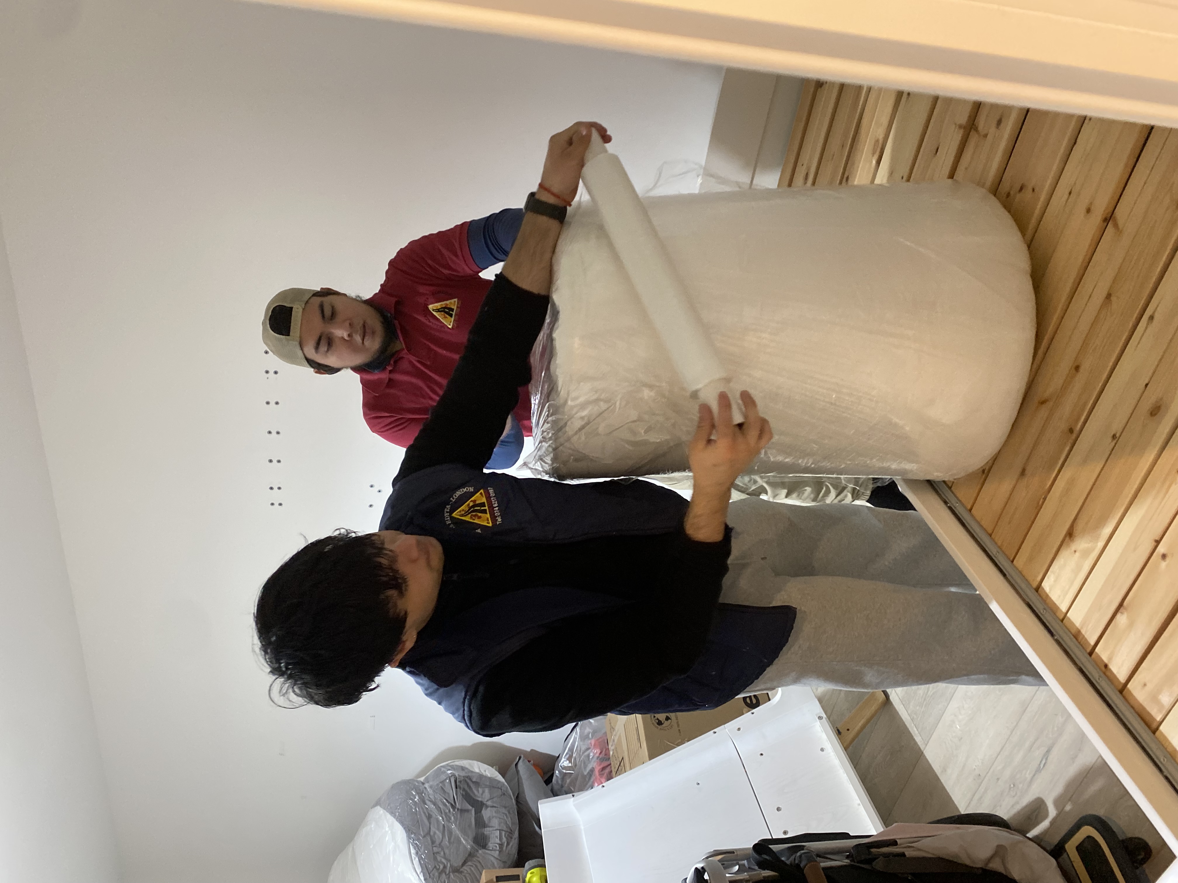 Mudanzas Edyta crew packing boxes on day 1 of a house move