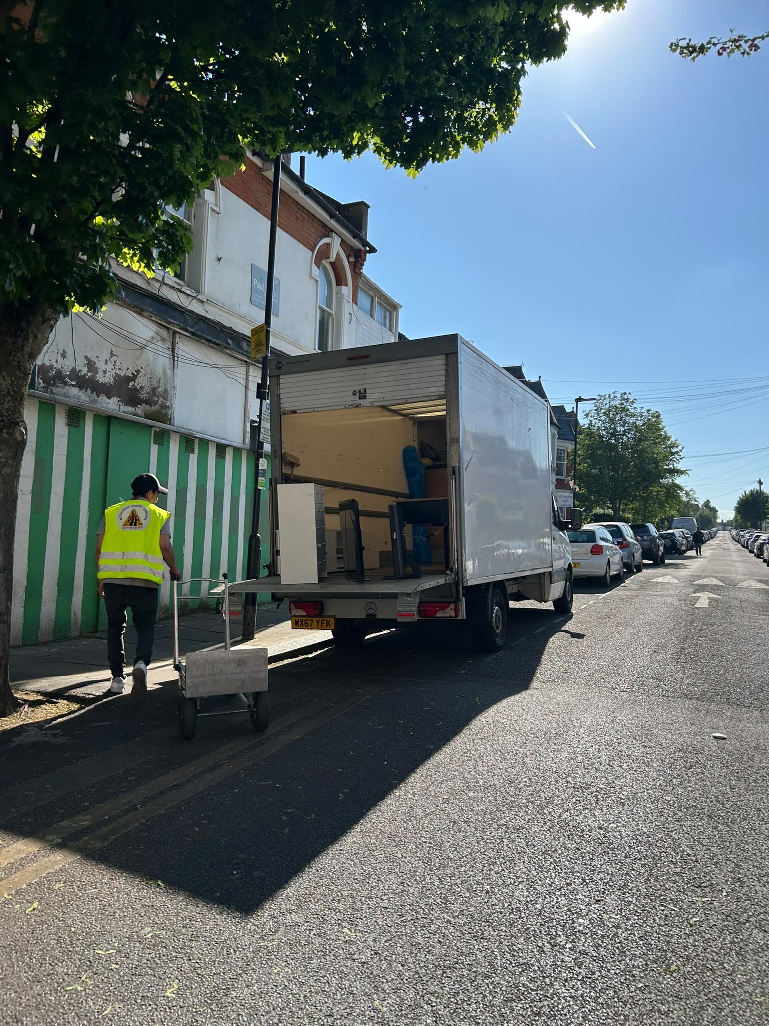 Removals team serving Raynes Park SW20